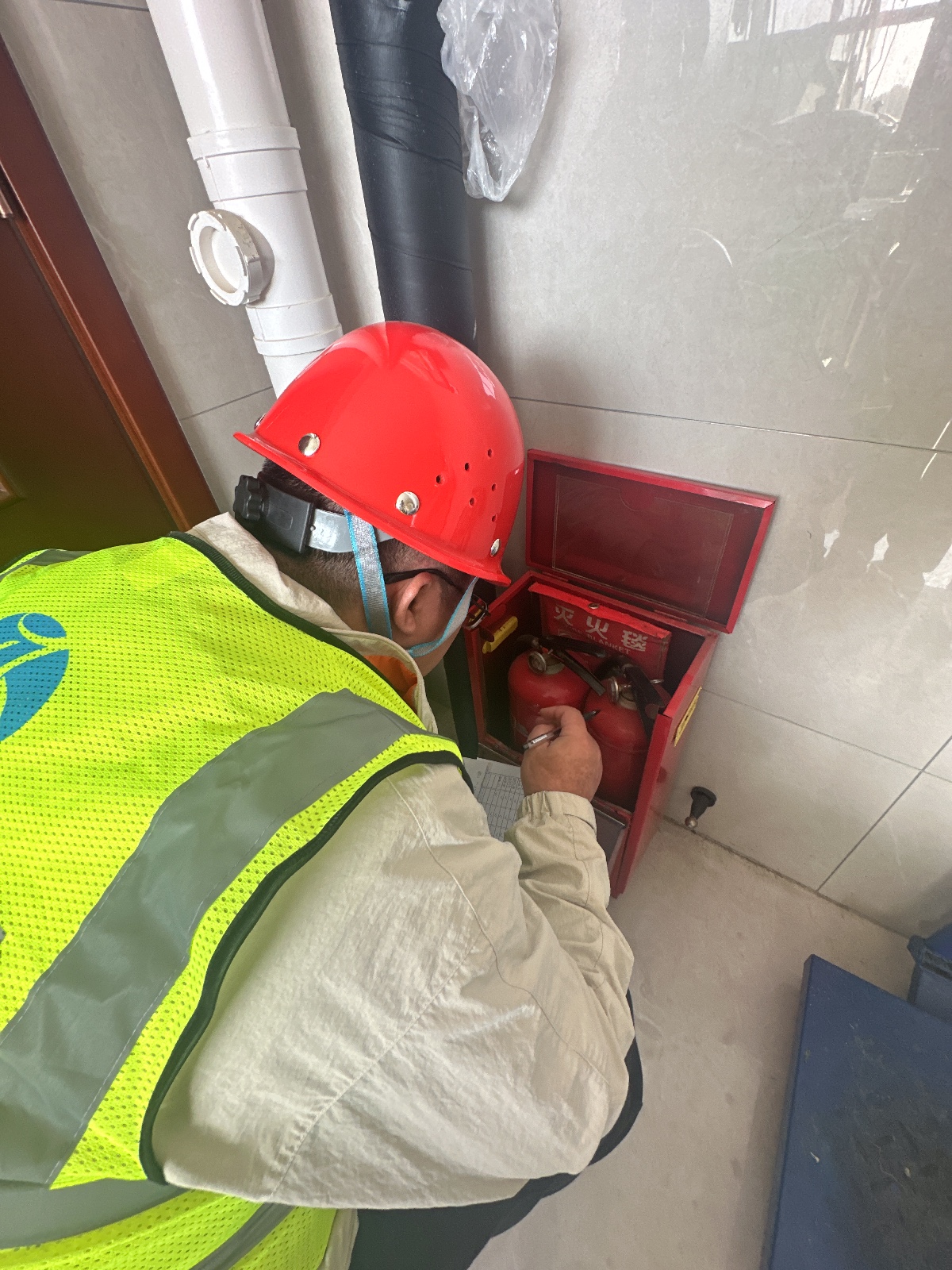 消防设施检查.jpg 消防设施检查.jpg