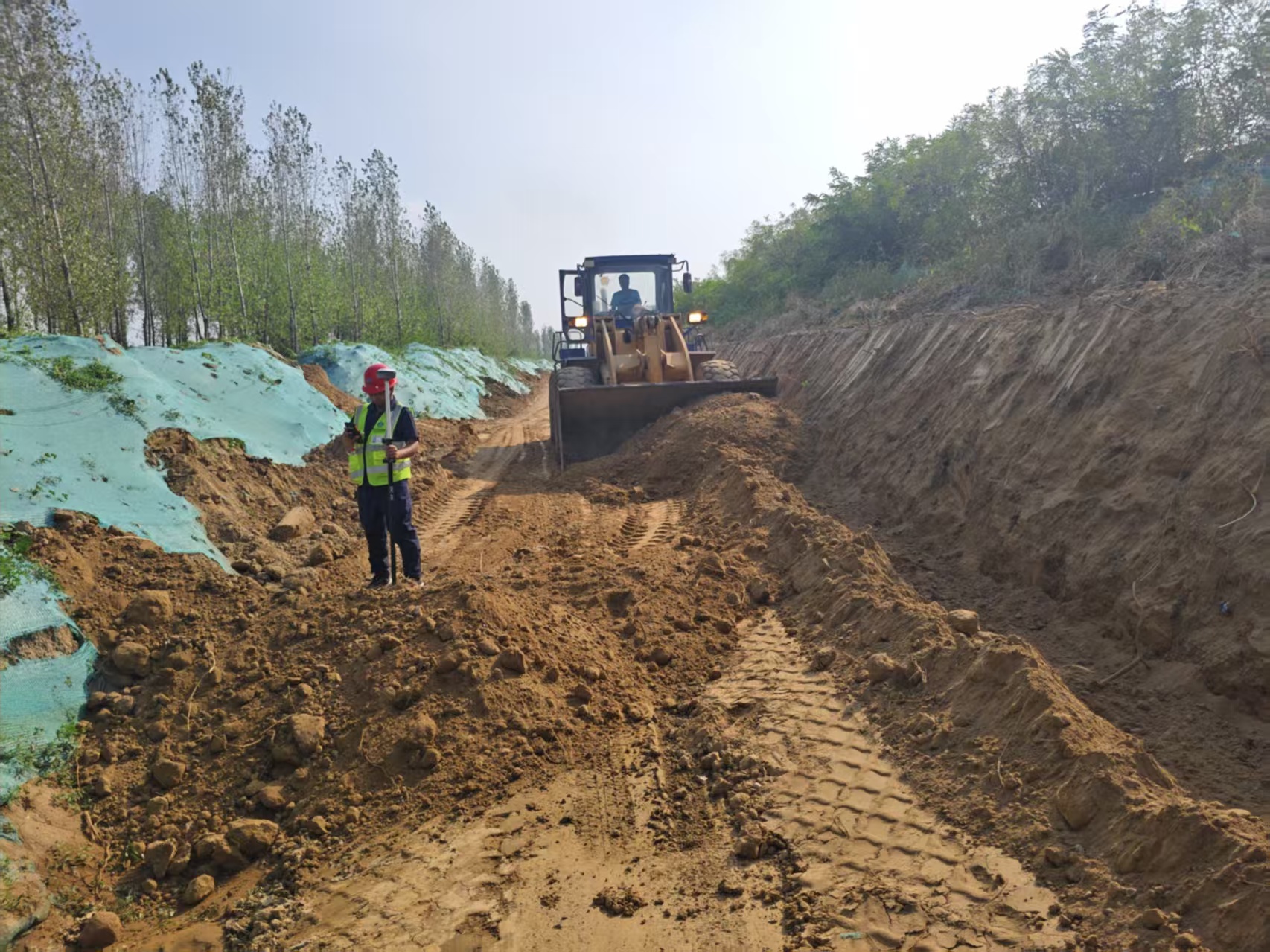 张邢2-唐津高速改扩建一分部节日坚守 全力推进工程建设.jpg 张邢2-唐津高速改扩建一分部节日坚守 全力推进工程建设.jpg